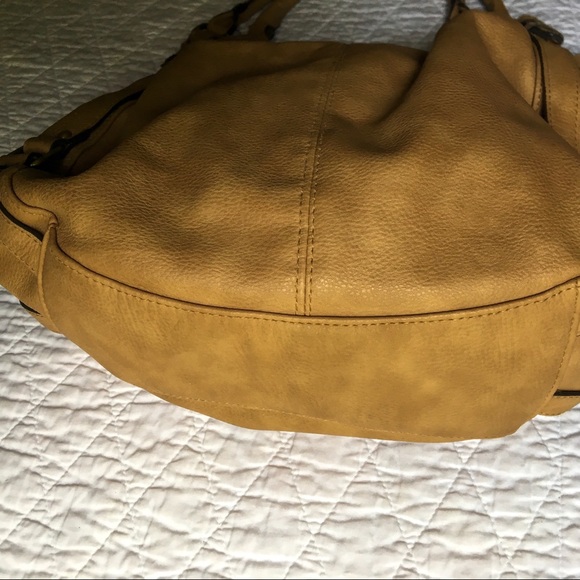 *SOLD Merano Tan Handbag & Matching Wallet - Picture 4 of 6